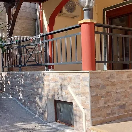 Petrino 2 By Vasileia