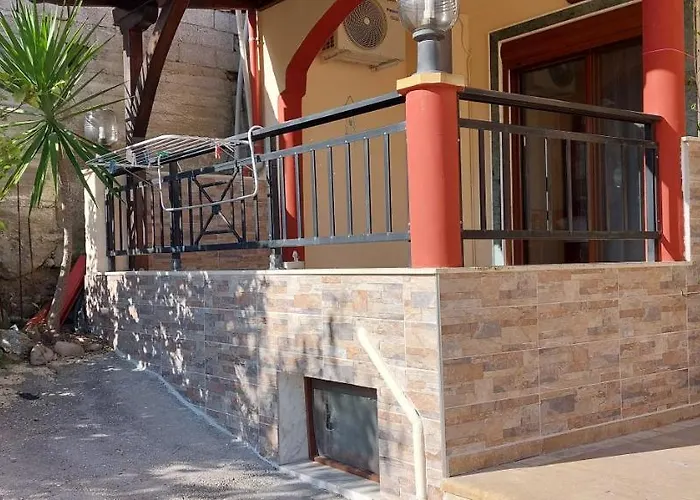 Petrino 2 By Vasileia